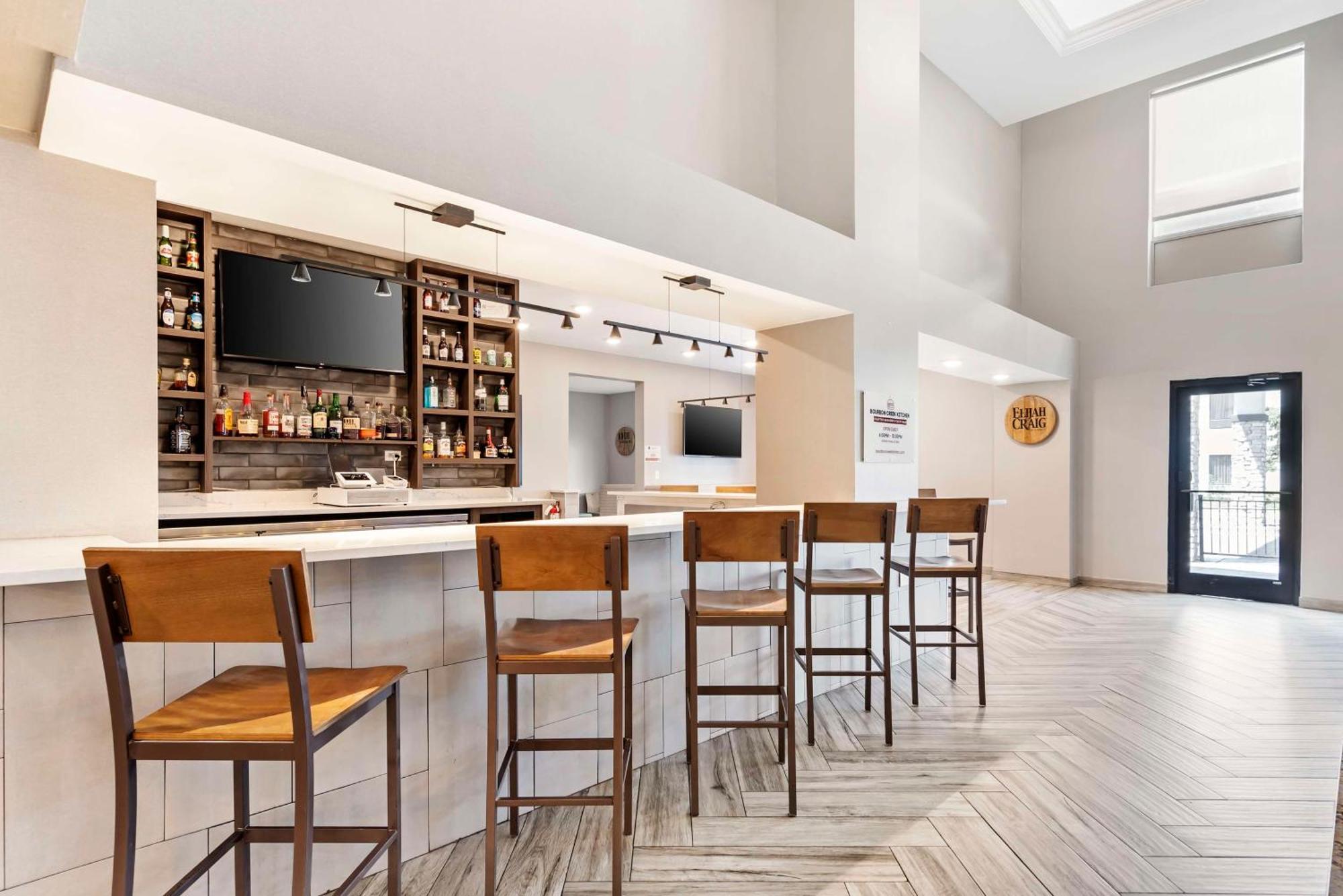 Best Western Plus Bourbonnais Hotel & Suites Luaran gambar