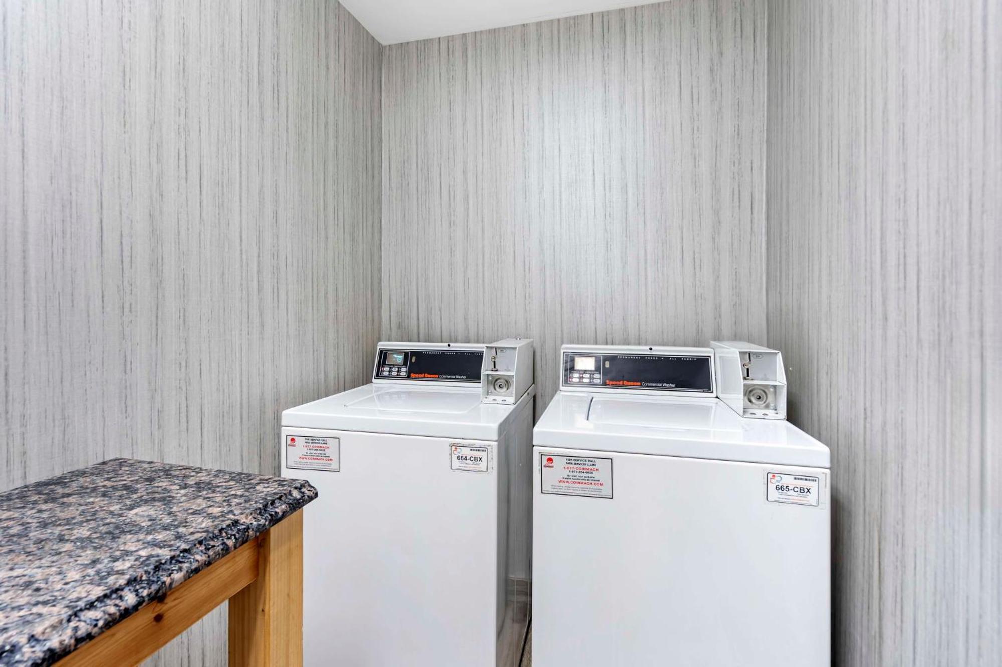 Best Western Plus Bourbonnais Hotel & Suites Luaran gambar
